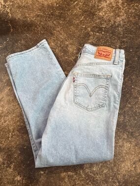 Levi's Women's Light Blue Ribcage Straight Ankle Jeans